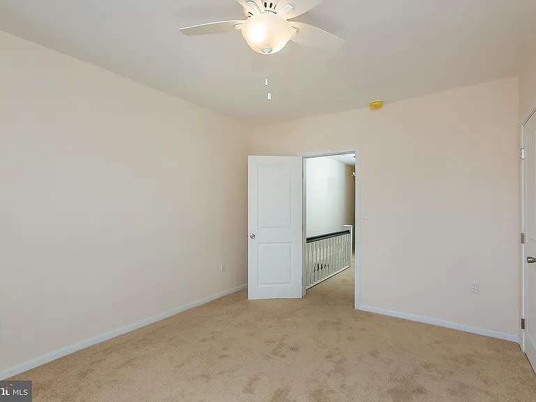 142 S Peach St — Photo 12