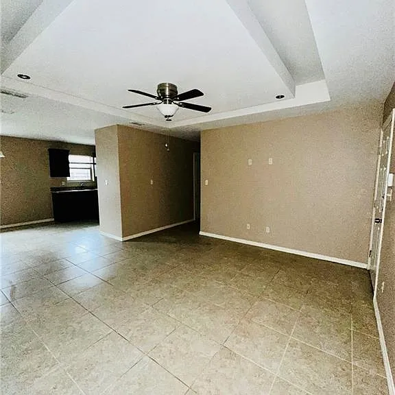 4722 N Dogwood St #4 — Photo 7