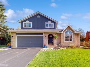 85 Courtney Ln, Cary, IL 60013