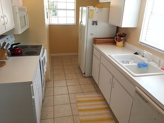 3rd image of 118 S Halifax Ave APT 201