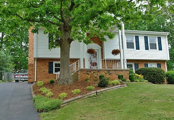 4th image of 5533 Sweetfern Dr