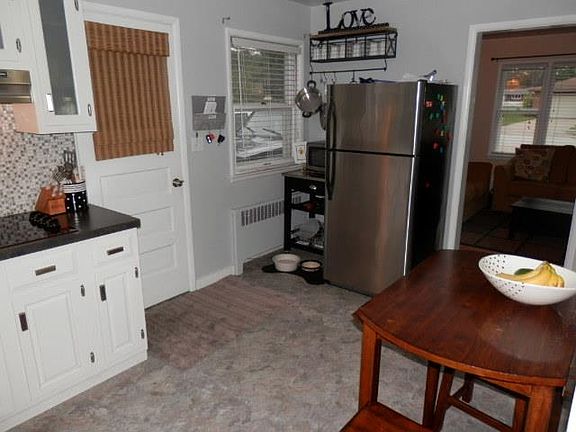 4th image of 225 Witmer Ave