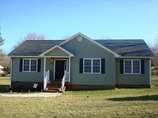 3rd image of 138 Pine St