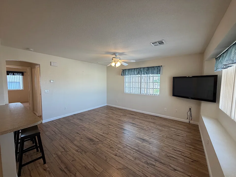 3423 McCormick Blvd #1-201