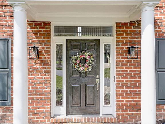 4th image of 636 Woodvalley Dr