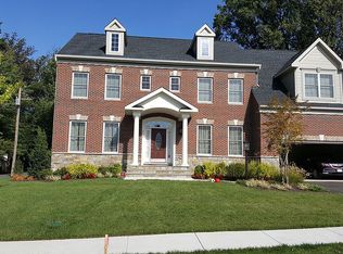 7754 Lions Gate Ct, Falls Church, VA 22043