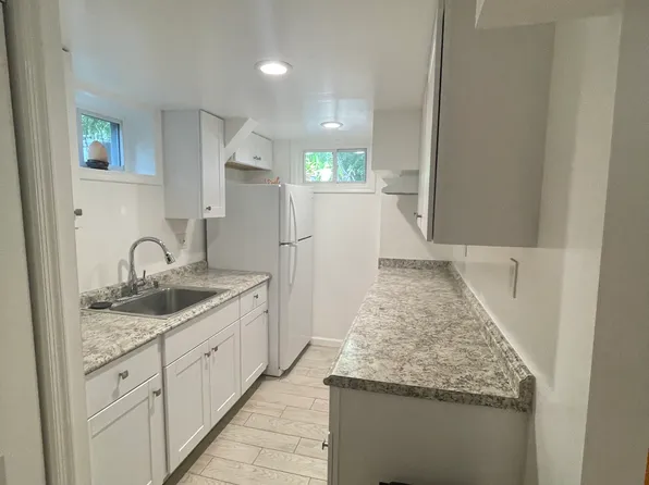 1325 S Buchanan St, Arlington, VA 22204