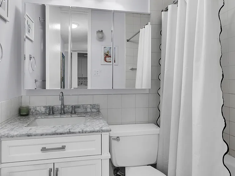 300 E 40th St #29N — Photo 5