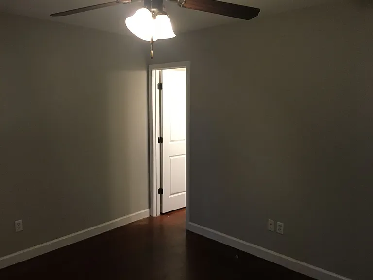 325 Countryview Cv — Photo 3