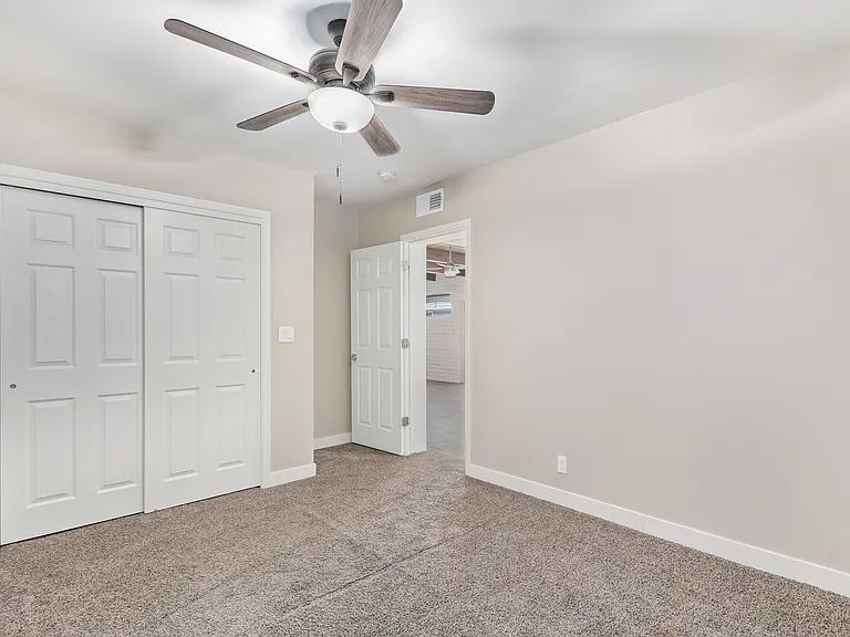 2136 W Village Dr — Photo 30