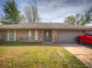 9414 E 50th Pl, Tulsa, OK 74145