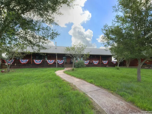 449 RED ROCK RD, Kingsbury, TX 78638