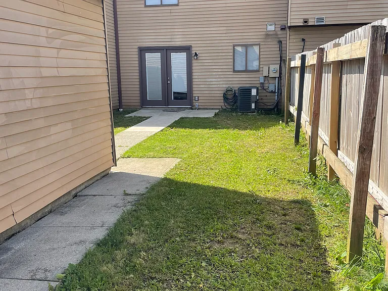 5712 Kendrick Dr — Photo 18