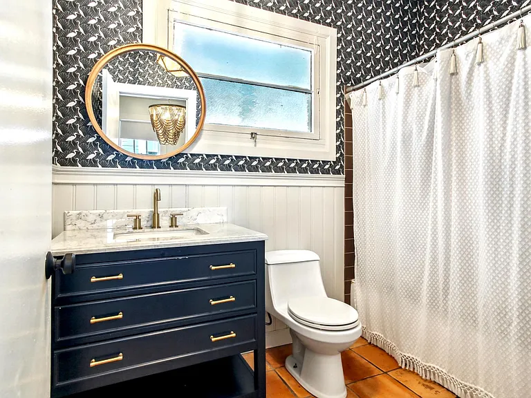1335 Hillary St — Photo 4