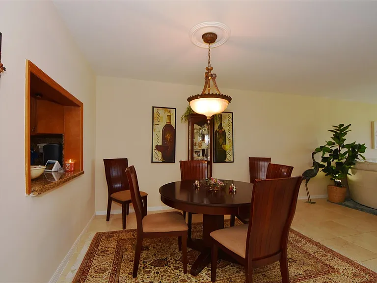 3111 NE 51st St #405C — Photo 9