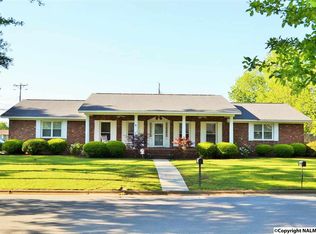 1118 Edgewood St SW, Decatur, AL 35601