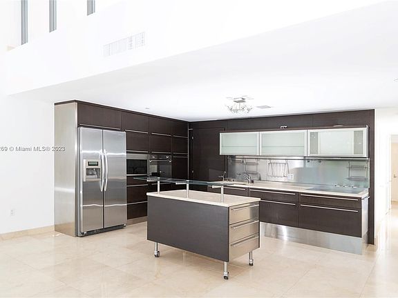 5th image of 6000 Collins Ave APT 110