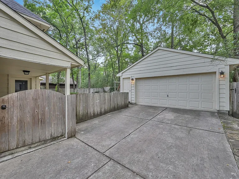 14 E Wandering Oak Dr — Photo 41