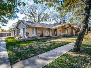 42 Devonshire Dr, Bedford, TX 76021