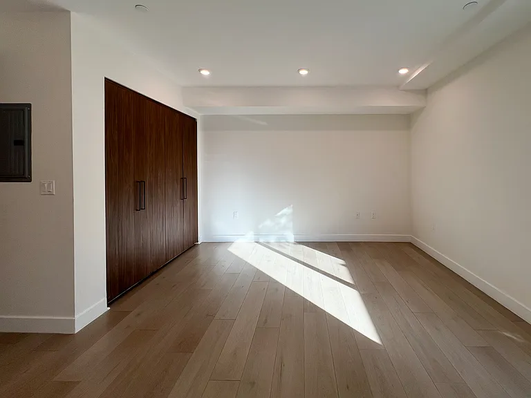 941 N Martel Ave #102 — Photo 13