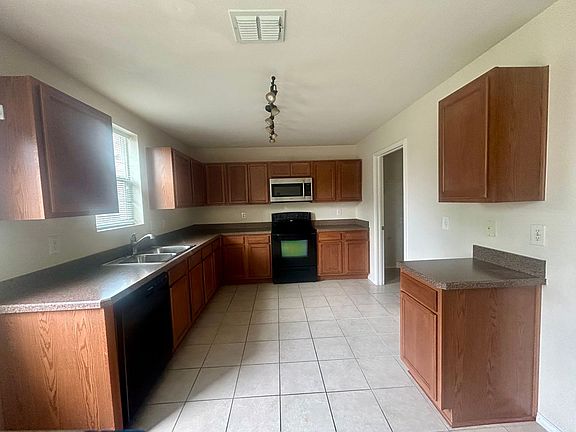 3rd image of 10785 Rankin Dr