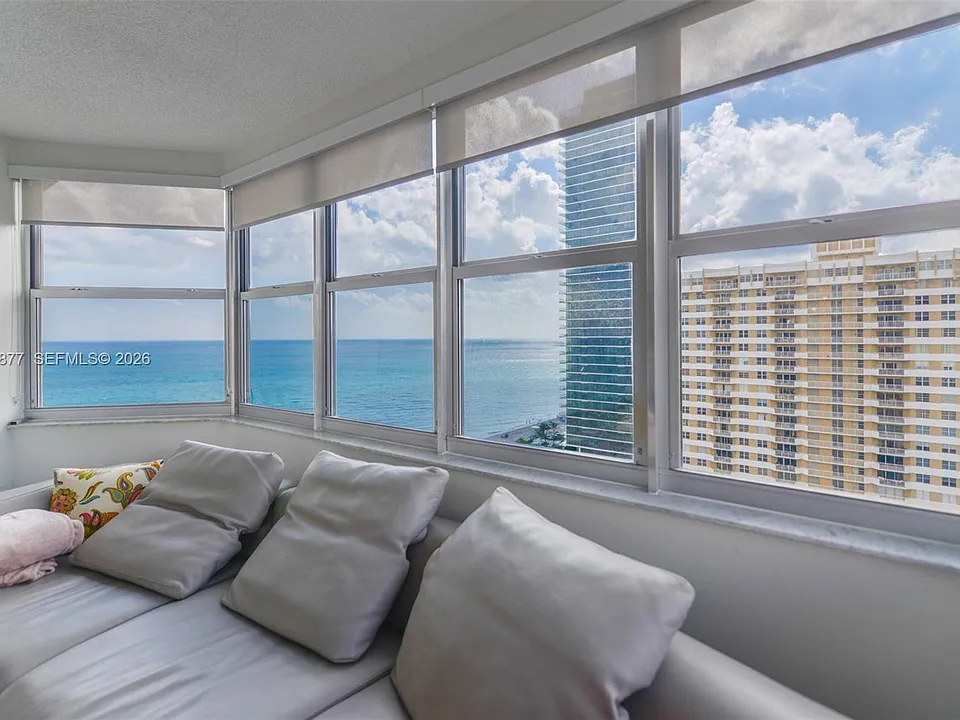 1950 S Ocean Dr #19E