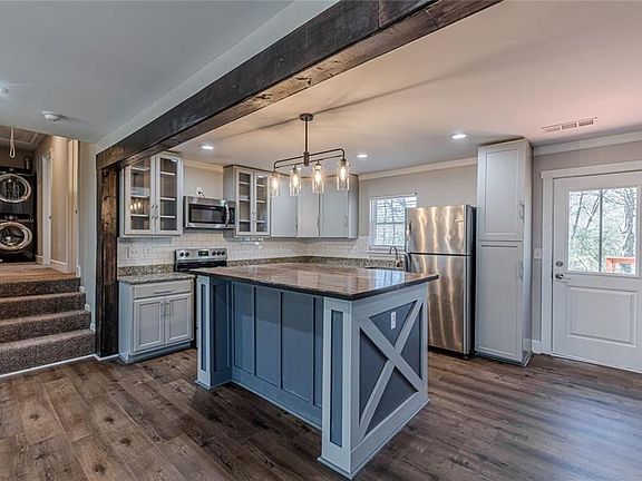 3rd image of 8936 Old Lee Rd