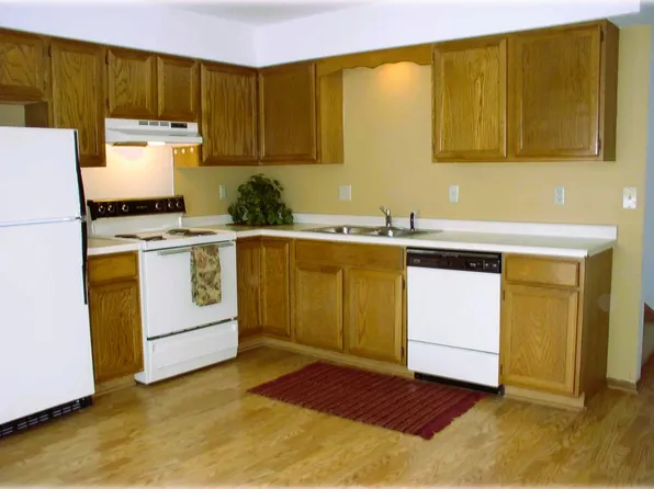 1440 Hazel Ct, Hudson, WI 54016
