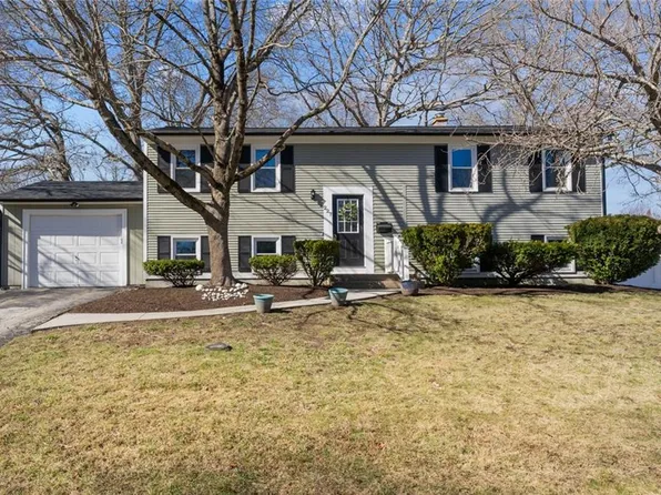 227 Stillwater Dr, Warwick, RI 02889