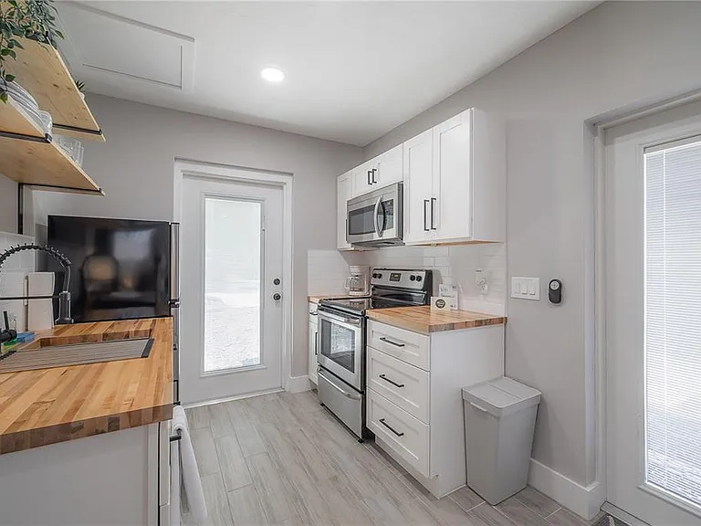 2916 W Collins St — Photo 46