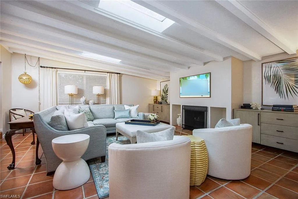 3 bed, 3.0 bath, 2252 sqft, $30,000 — Photo 1