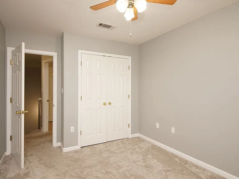 125 Farrah Ave — Photo 26