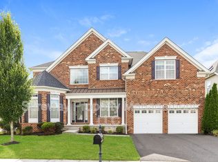 17 Greylynne Dr, Monroe Township, NJ 08831