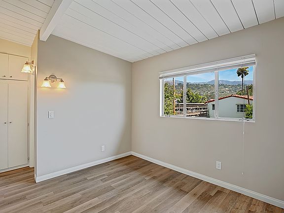 3rd image of 1114 Garden St #12