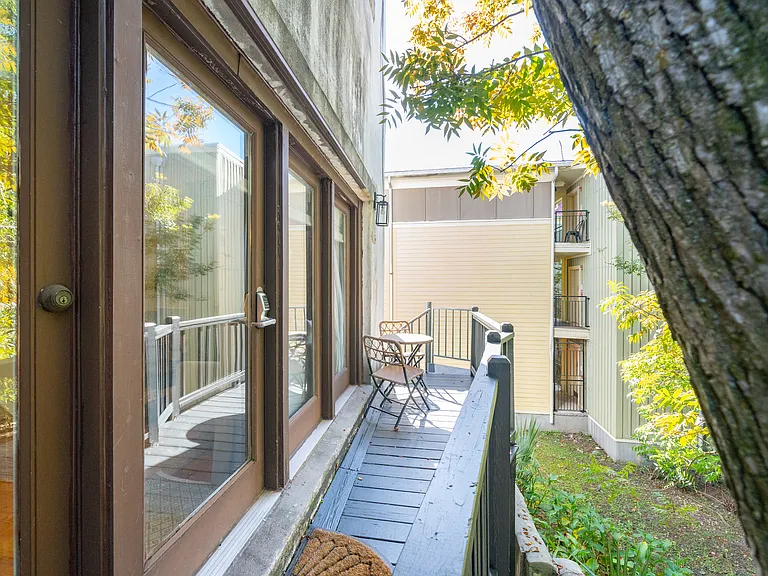 33 1/2 Cannon St #403 — Photo 24