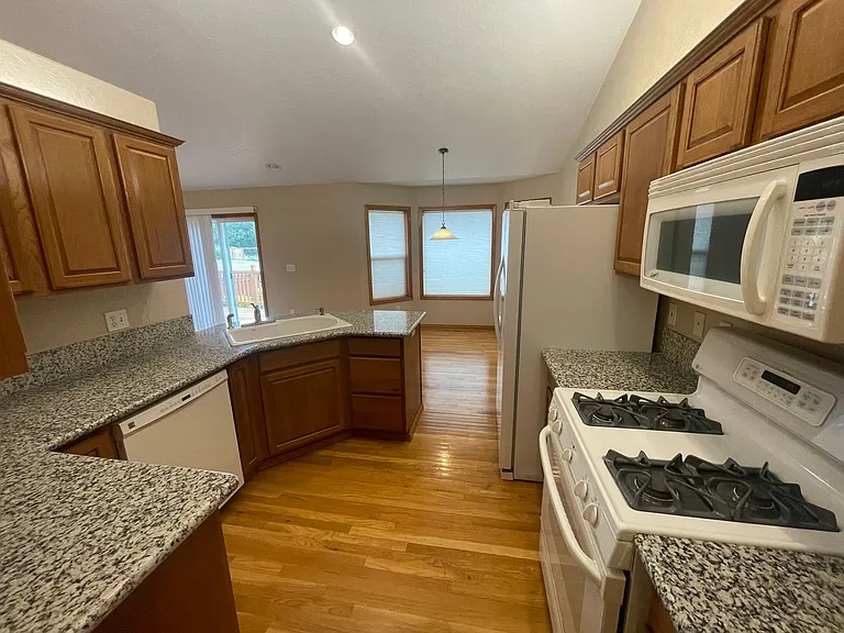 2663 Oak Ridge St NW — Photo 28