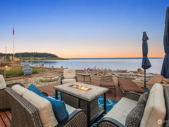 216 Driftwood Shores Road, Camano Island, WA 98282