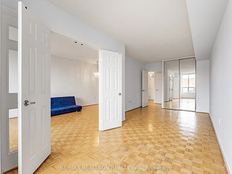 284 Bloor St W #903 — Photo 17