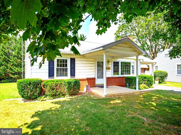 913 Kenwood Dr, Hagerstown, MD 21740