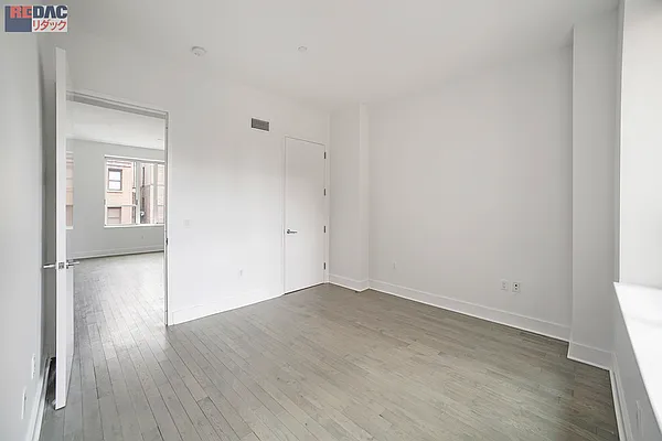 Rented by RELO REDAC INC. | media 16