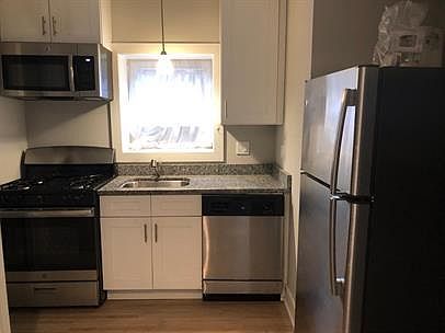 4th image of 1941 W Roscoe St #1-CH