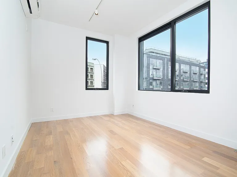 100 Ainslie St #6C — Photo 7