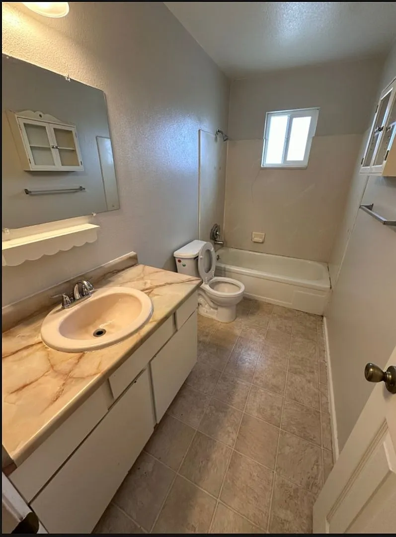 Cute 3 bedroom 1 bathroom apt — Photo 4