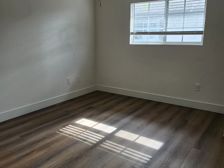 7752 Newman Ave #4 — Photo 9
