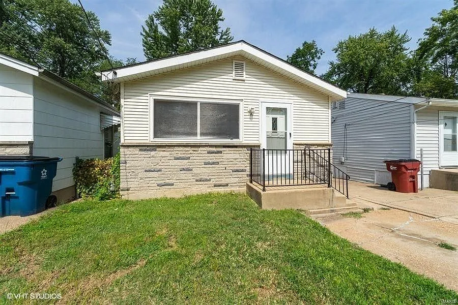 141 Buddie Ave photo 1