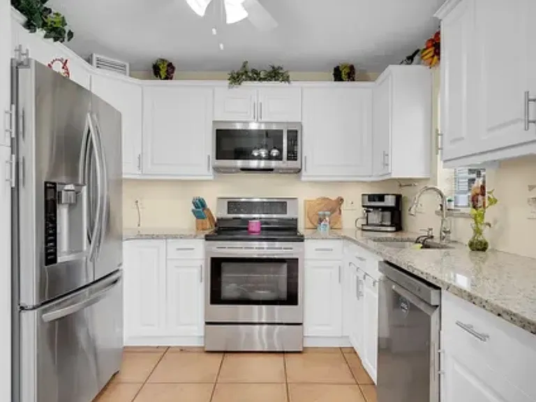 715 S Jenkins Rd — Photo 11