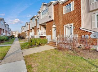 580 Great Beds Ct, Perth Amboy, NJ 08861