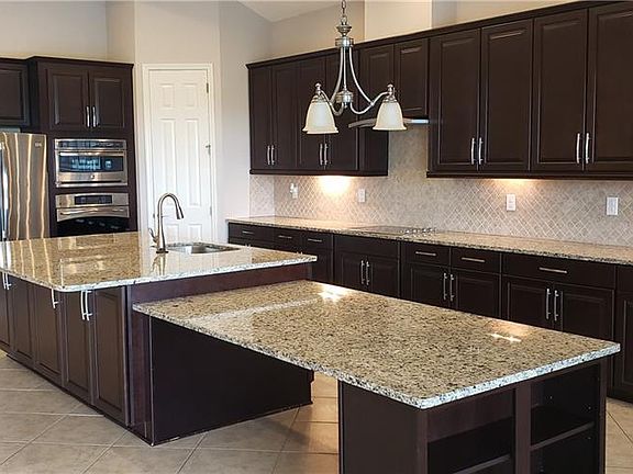 5th image of 32226 Summerglade Dr