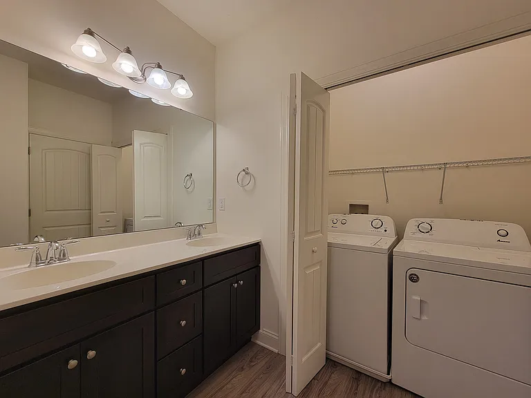 642 Brentwood Dr — Photo 16