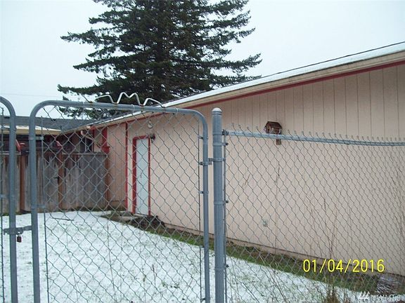 4th image of 911 Dearborn Ave